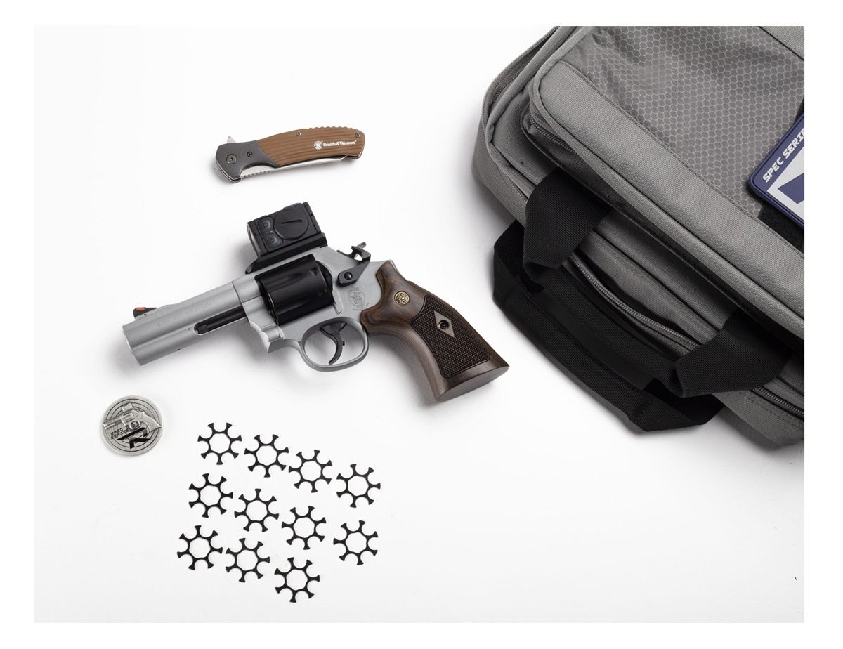Smith Wesson 14635 Model 686 Spec R Bundle 357 Mag/38 +P 7 Shot, 4.13in Tit