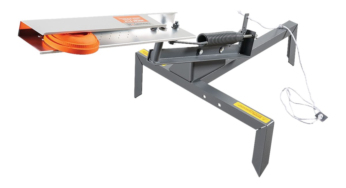 Champion Range and Target High Fly String Release Manual Trap for Clay Shoo