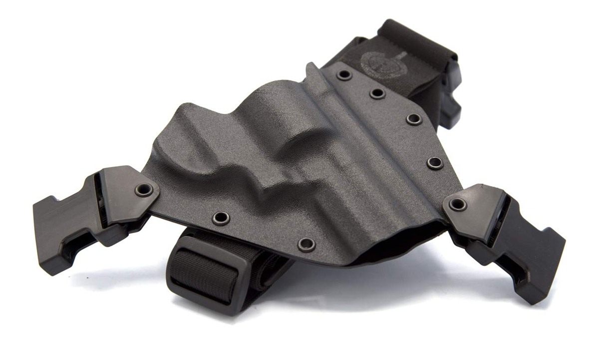 GunfightersINC Kenai Chest Holster for a S W N Right Hand, Black
