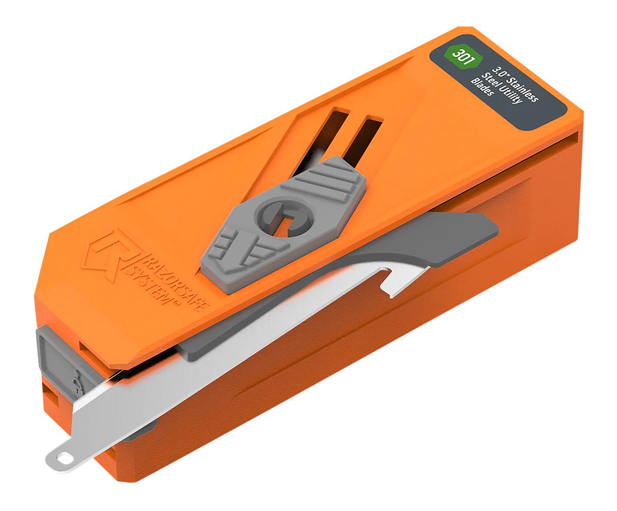 Outdoor Edge RazorSafe 3in Drop Point Blade Dispenser | Compact Convenient