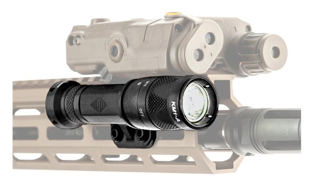 Reptilia 100043 Torch Black Anodized 3V/CR123 Right Side view 2