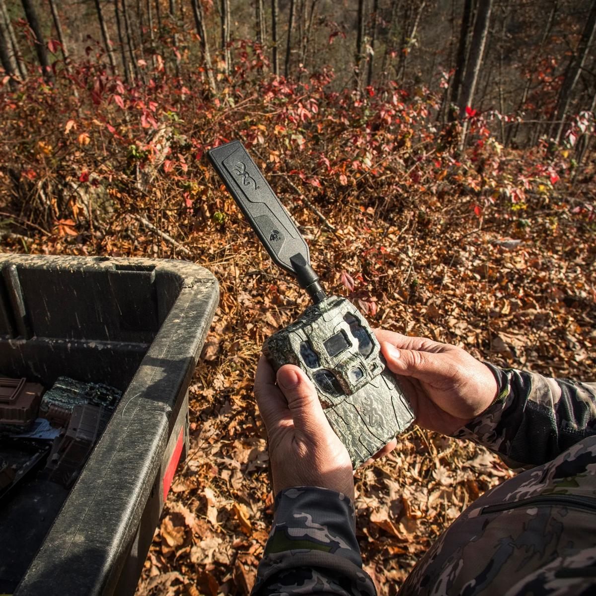 Browning Trail Cameras - Defender Wireless Pro Scout Max HD AI 46MP view 2